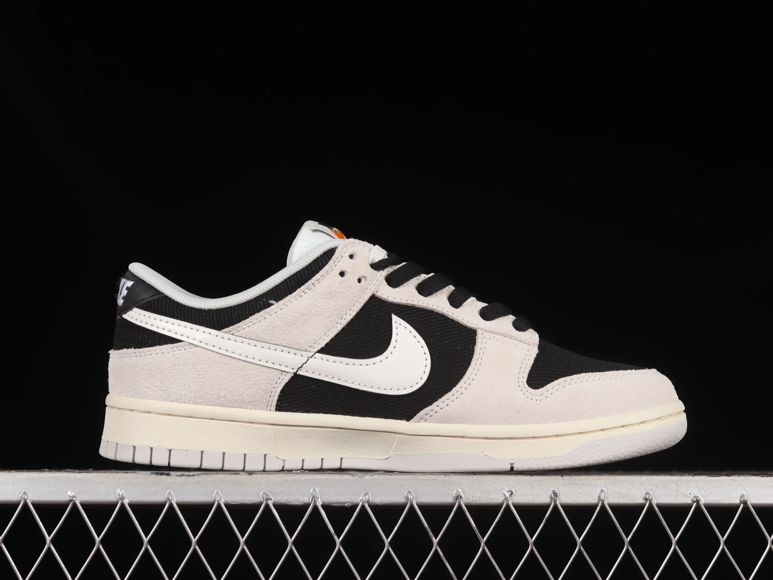 All categories Nk SB Dunk series Nk SB Dunk Low low-top sneakers Nk Dunk Low black dust color SB smashed backboard fashion casual sneakers DO9776-001